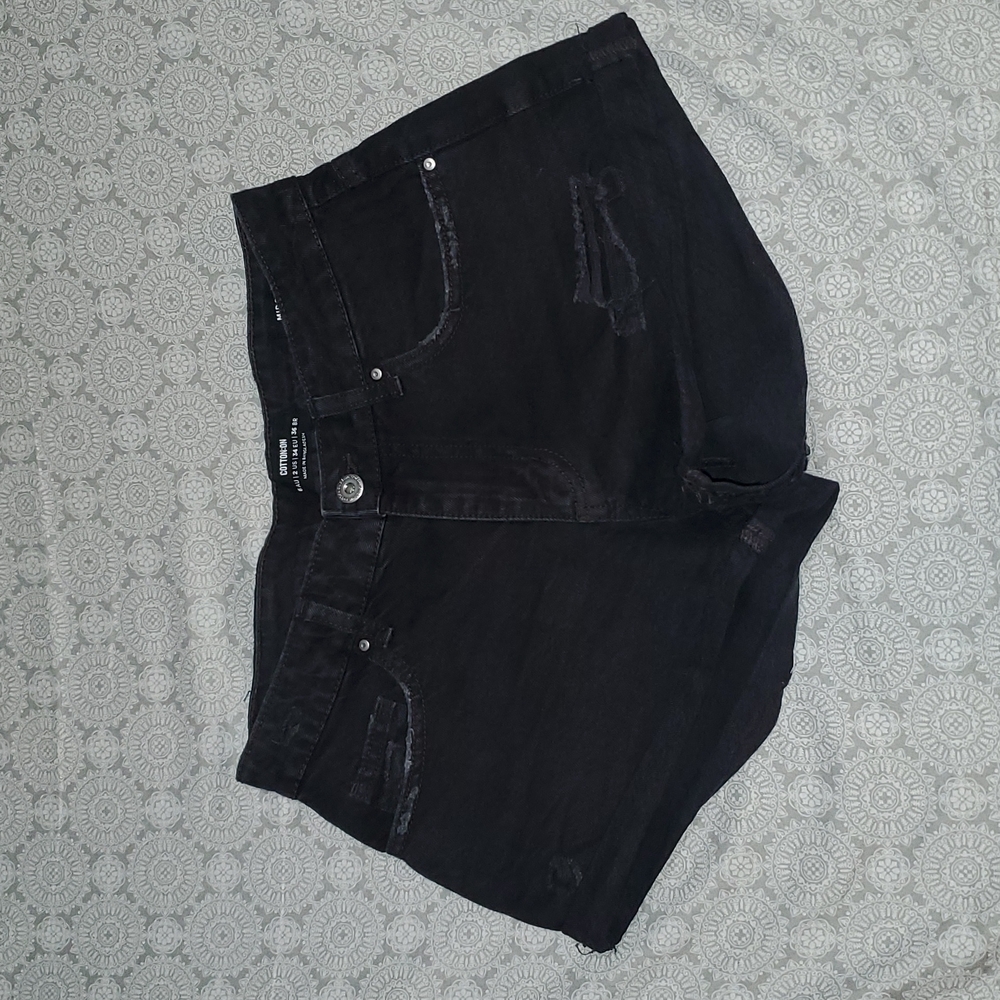 Cotton on, size 2, black shorts